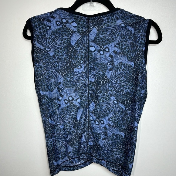 Maaji Perforated Tank Blue Front Knot Medium - Picture 2 of 4